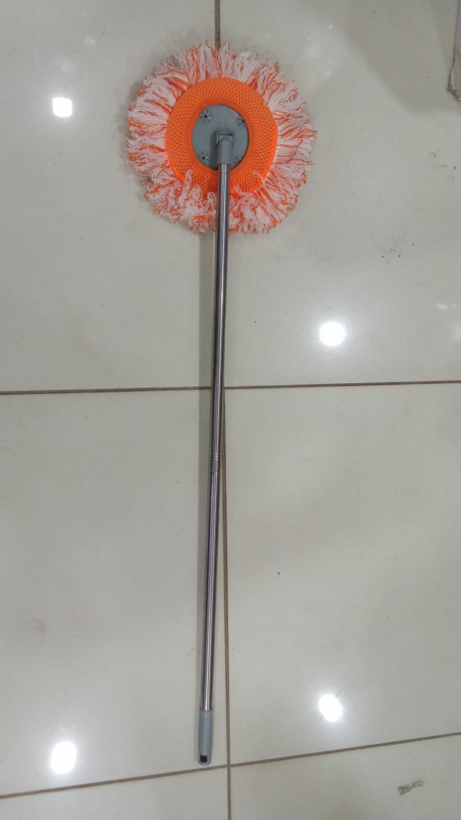ApexClean™ 360° Rotating Microfiber Mop – Extendable Telescopic Floor Cleaner